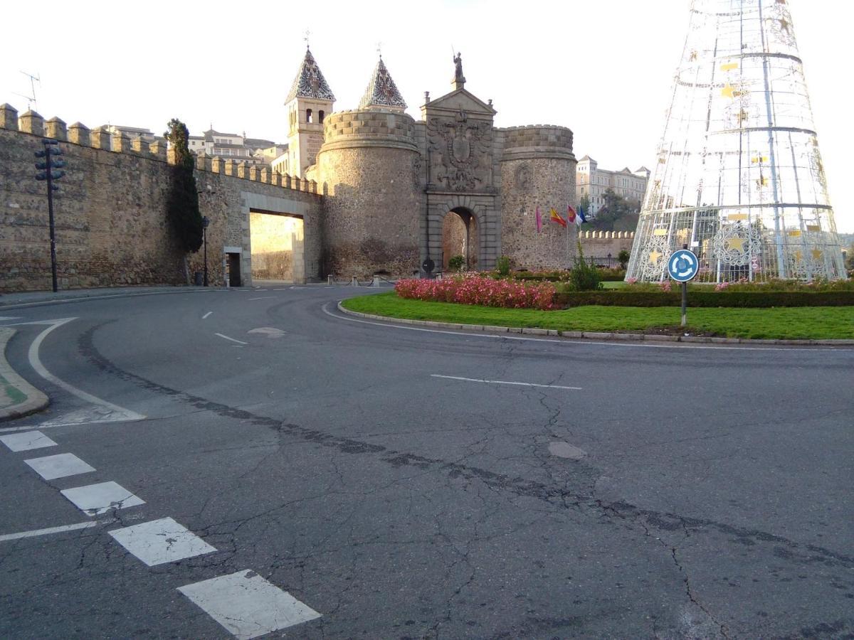 Апартаменты Puerta Del Vado Alto Толедо Экстерьер фото
